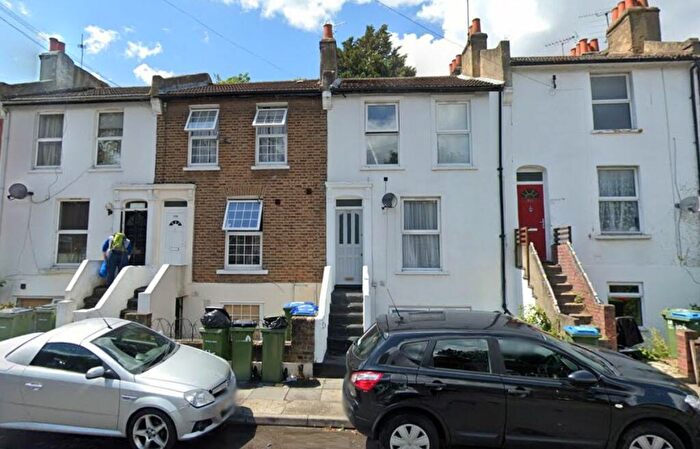5 Bedroom Terraced House To Rent In Congleton Grove, London, SE18