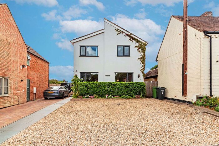 4 Bedroom Detached House For Sale In Boon Street, Eckington, WR10