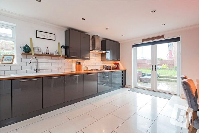 2 Bedroom End Terrace House For Sale In Sycamore Way, Chelmsford, Essex, CM2