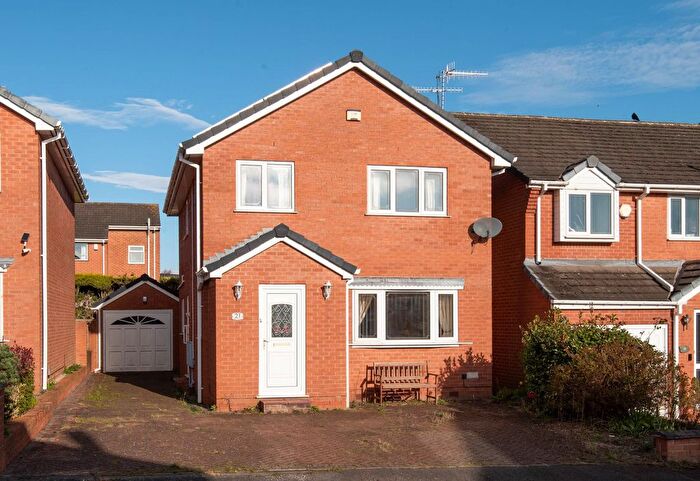 3 Bedroom Detached House For Sale In Barn Close, Chesterfield, S41