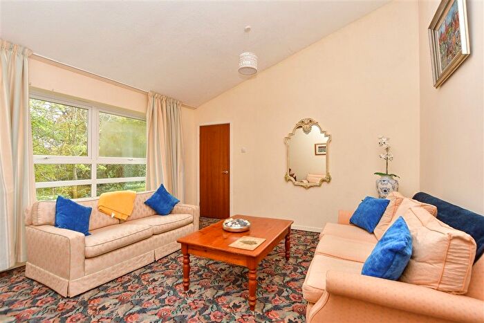 4 Bedroom Terraced House For Sale In Lambardes, New Ash Green, Longfield, Kent, DA3