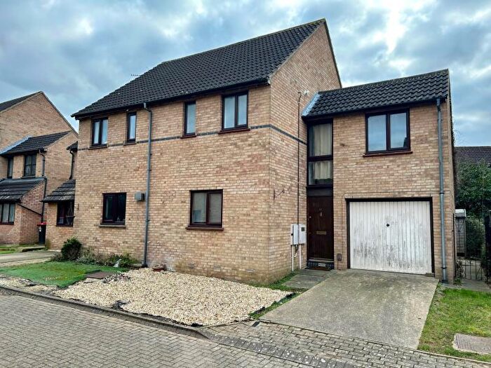 3 Bedroom Semi-Detached House To Rent In Robertson Close, Shenley Church End, MK5