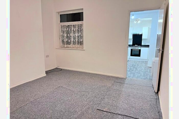 2 Bedroom Terraced House To Rent In Victoria Street, Willenhall, WV13