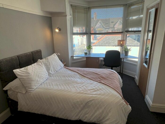 1 Bedroom Studio To Rent In North Hill, Mutley, Plymouth, PL4