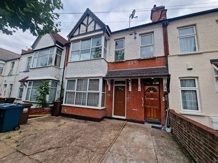2 Bedroom Flat For Sale In Greenhill Road, Harrow, HA1