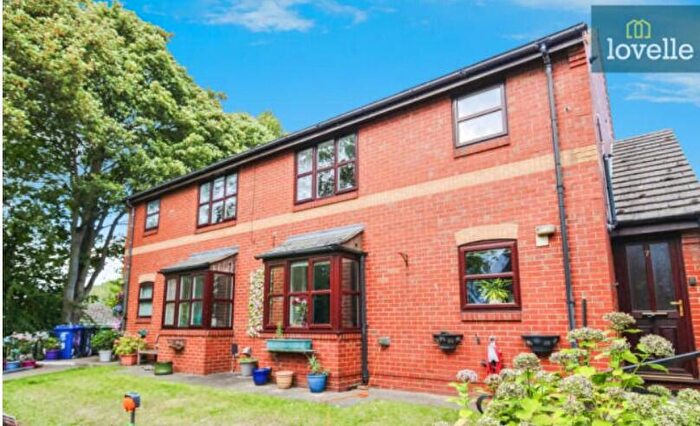 2 Bedroom Flat To Rent In Belraith Mews, Waltham, DN37