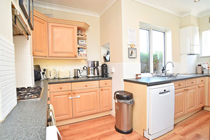3 Bedroom End Of Terrace House For Sale In Kingsley Park Road, Harrogate, HG1