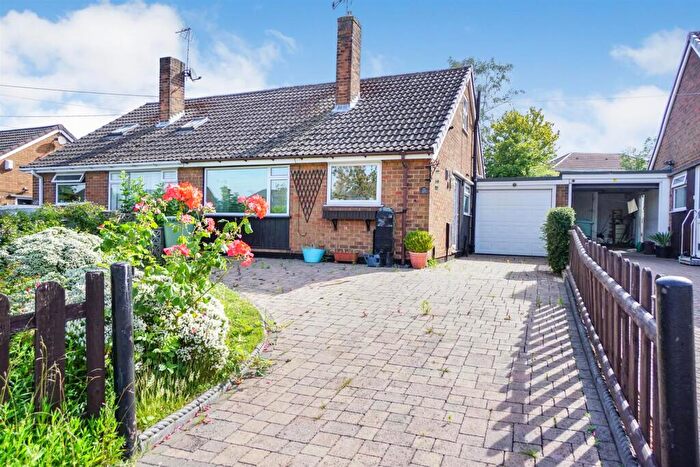 3 Bedroom Semi-Detached Bungalow For Sale In Station Road, North Wingfield, Chesterfield, S42