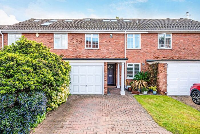 5 Bedroom Terraced House For Sale In Abbottsmede Close, Strawberry Hill, TW1