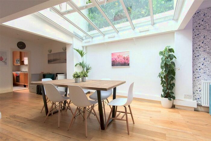 4 Bedroom Mews House To Rent In Queens Gate Mews, London, SW7