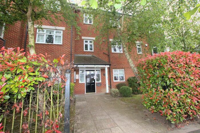 2 Bedroom Flat To Rent In Midwinter Court, Draycott Avenue, Harrow, HA3