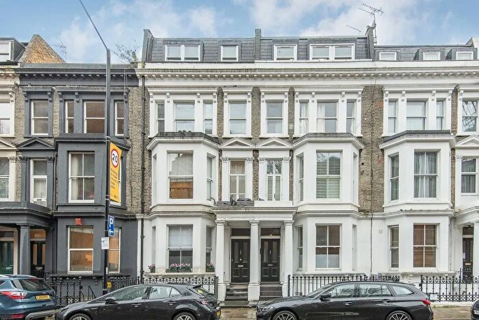 2 Bedroom Flat To Rent In Edith Grove, London, SW10