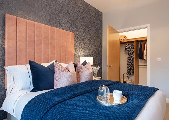 2 Bedroom Retirement Property To Rent In Queens Road, Weybridge, Surrey, KT13