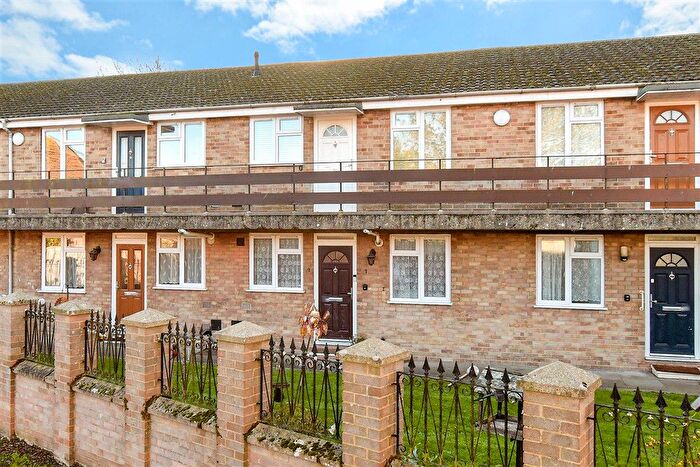 1 Bedroom Flat For Sale In Lancaster Close, Ramsgate, Kent, CT12