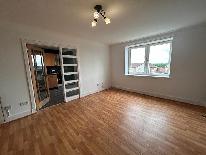 3 Bedroom Flat To Rent In Lenzie Place, Springburn, Glasgow, G21