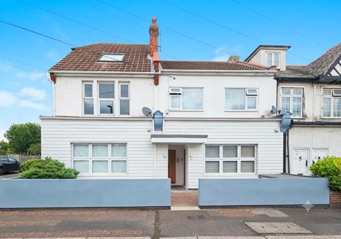 1 Bedroom Apartment For Sale In Glendale Gardens, Leigh On Sea, Leigh On Sea, SS9