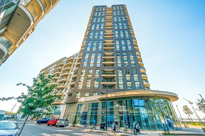 2 Bedroom Apartment To Rent In Green Street, London, NW10