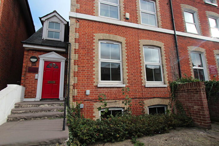 2 Bedroom Flat To Rent In Russell Street, Reading, Reading, RG1