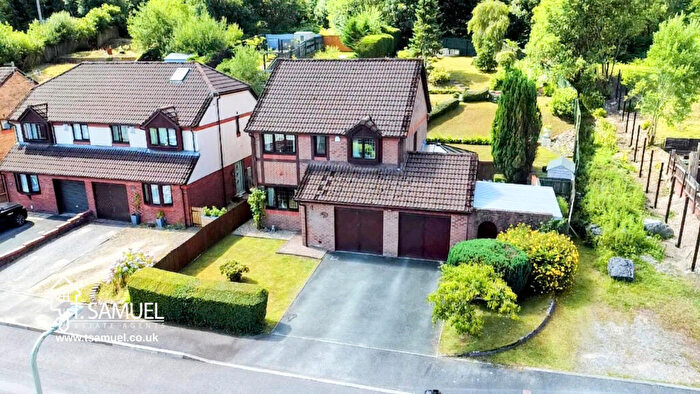 4 Bedroom Detached House For Sale In Forest View, Glenboi, Mountain Ash, CF45