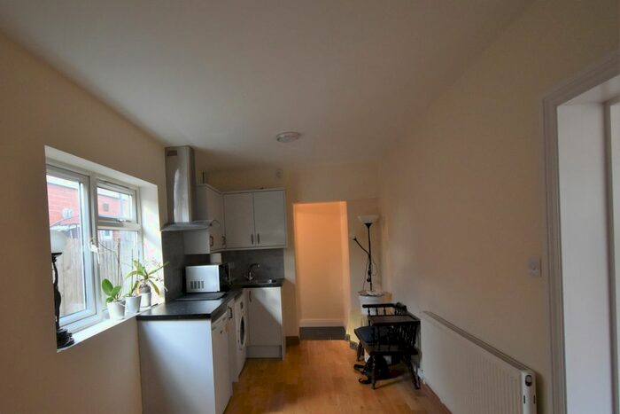 Studio To Rent In Blockley Road, Wembley, HA0