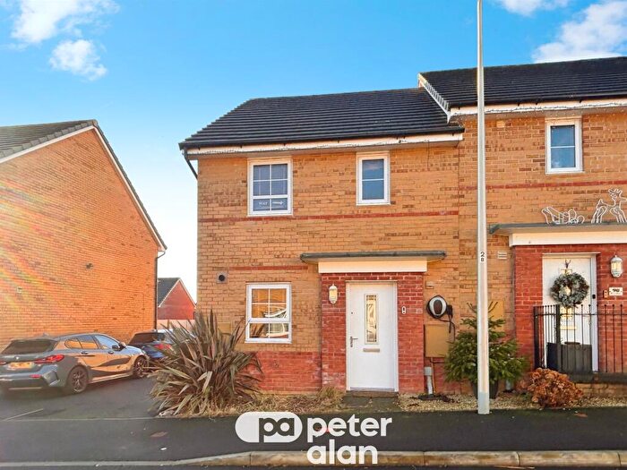 3 Bedroom Semi-Detached House For Sale In Maes Y Rhedyn, Bridgend, CF31