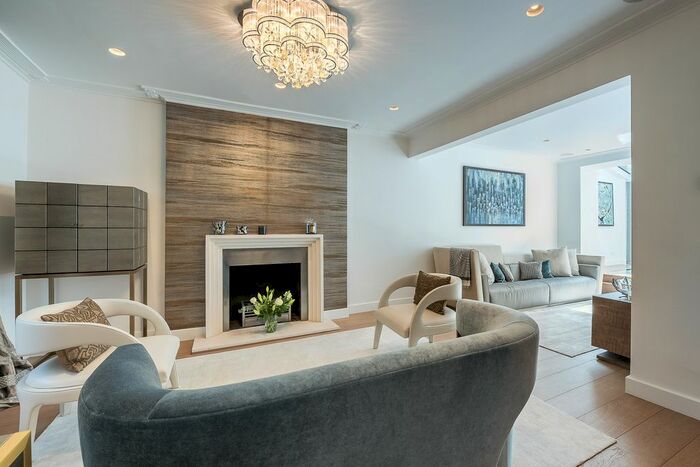 4 Bedroom Terraced House To Rent In Trevor Square, London, SW7