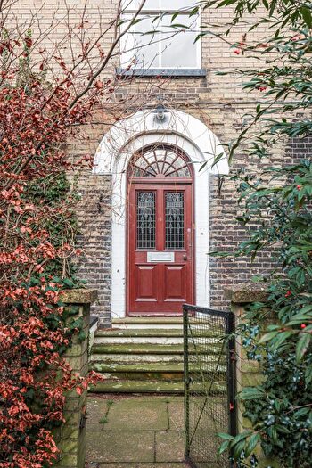 4 Bedroom Semi-Detached House For Sale In Unthank Road, Norwich, NR2