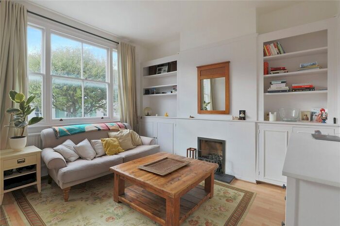 2 Bedroom Flat To Rent In Atherton Street, Battersea Park, SW11