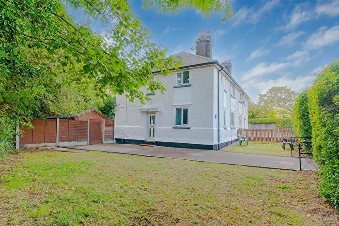3 Bedroom Semi-Detached House For Sale In Millbrook Road, Kings Heath, Birmingham, B14