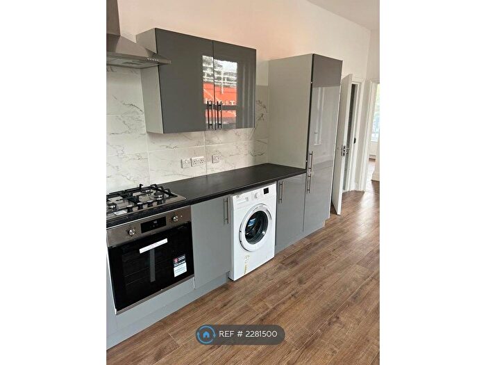 2 Bedroom Flat To Rent In Coldharbour Lane, London, SW9