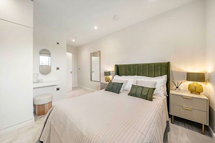 1 Bedroom Flat To Rent In Chertsey, Surrey, KT16