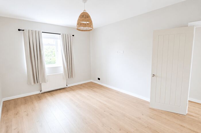 2 Bedroom Maisonette To Rent In Halfway Street Sidcup, DA15