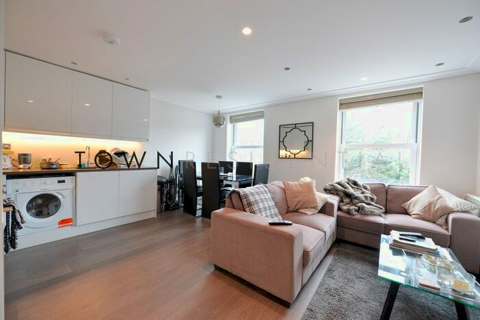 3 Bedroom Flat To Rent In Archway Road, London, N6