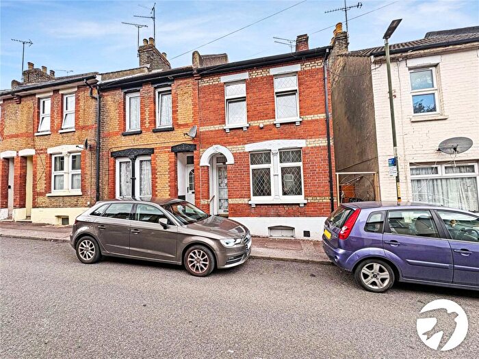 3 Bedroom Terraced House To Rent In Dale Street, Chatham, Kent, ME4