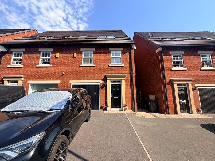4 Bedroom Semi-Detached House For Sale In Mayfield Avenue, Wyke, Bradford, BD12
