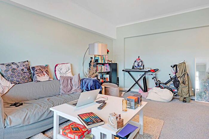 1 Bedroom Flat For Sale In Harrow Lodge, St John's Wood Road, St John's Wood, NW8