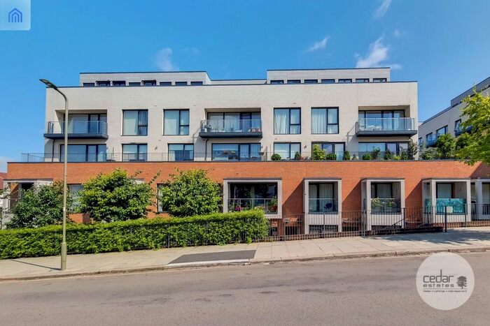 2 Bedroom Flat To Rent In Waldorf Place, Child's Hill, NW2