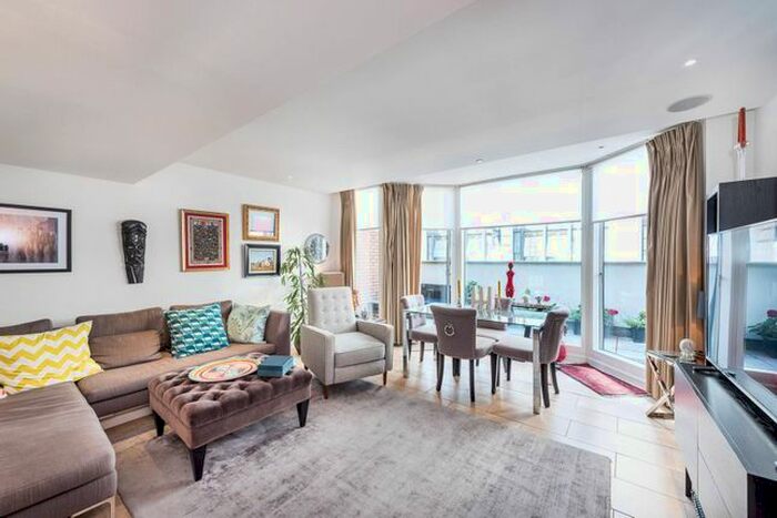 2 Bedroom Flat To Rent In Young Street, London, W8