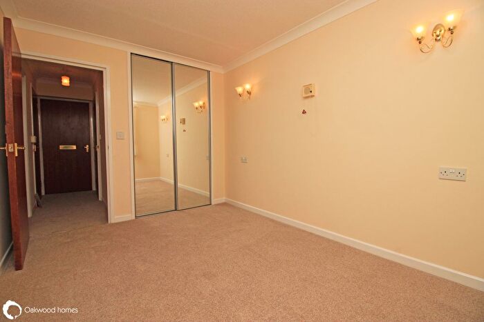 1 Bedroom Flat For Sale In Hunting Gate, Birchington, CT7