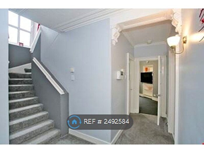 3 Bedroom Flat To Rent In Great Northern Road, Aberdeen, AB24