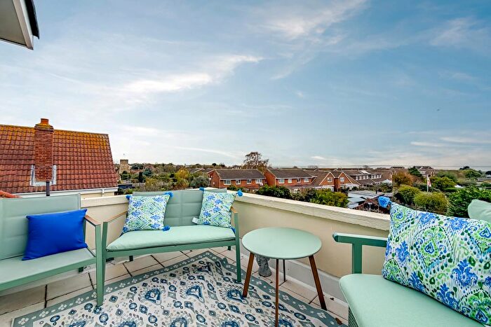 3 Bedroom Maisonette For Sale In Church Road, Shoeburyness, SS3