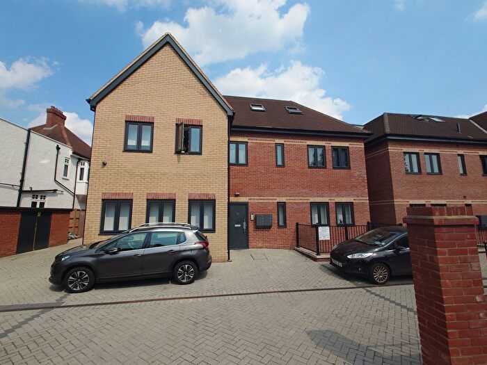 1 Bedroom Flat To Rent In Gunnersbury Avenue, Ealing, London, W5