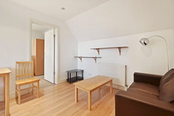 1 Bedroom Flat To Rent In Golders Green Road, London, NW11