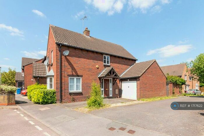 3 Bedroom Semi-Detached House To Rent In Coney Grange, Warfield, Bracknell, RG42