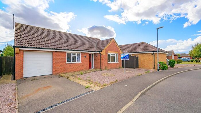 2 Bedroom Detached Bungalow For Sale In Grebe Close, Sutton Bridge, Lincolnshire, PE12