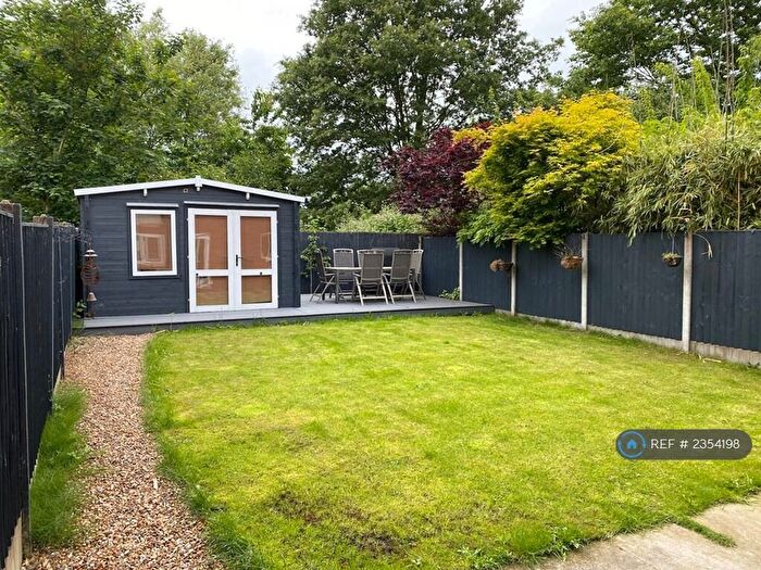 3 Bedroom Semi-Detached House To Rent In Abbeystead Avenue, Manchester, M21