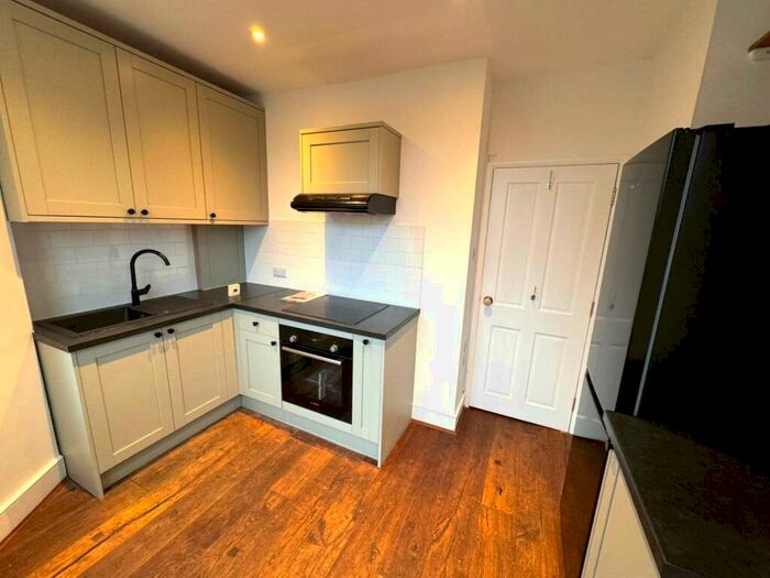 2 Bedroom Apartment To Rent In Lower Clapton Road, London, E5