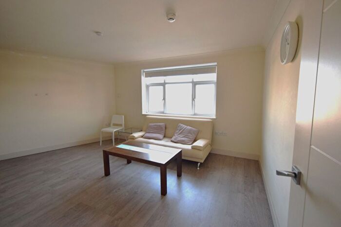 1 Bedroom Flat To Rent In Brent Street, London, NW4