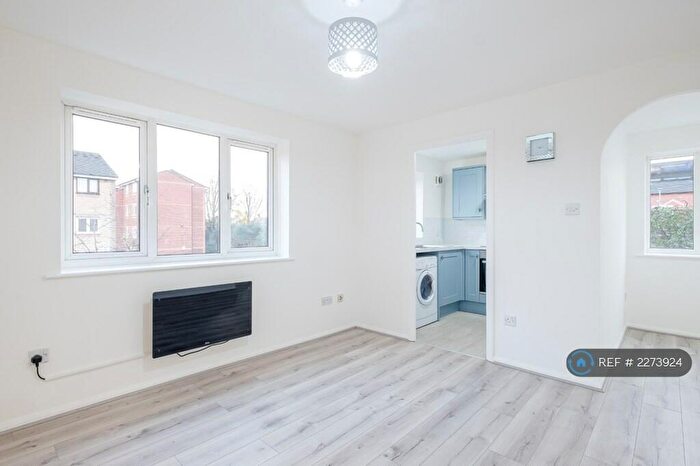 1 Bedroom Flat To Rent In Jack Clow Road, London, E15