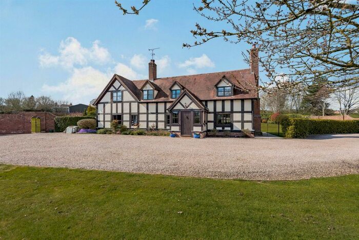 4 Bedroom Detached House For Sale In Shrawley, Worcestershire, WR6